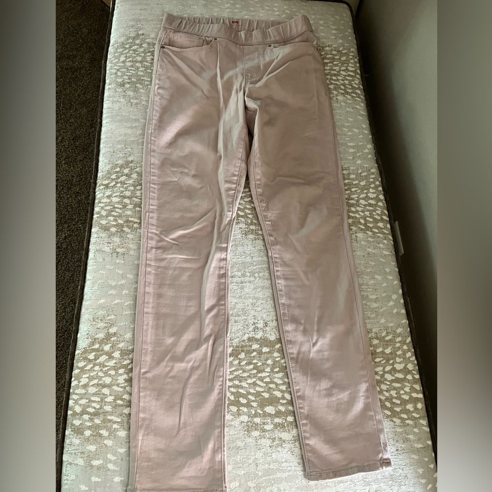 Levi's Blush Pink pull on Skinny Pants